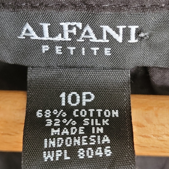 Alfani Silk Blend Tank Size 10P             This top is somewhat see through. - Picture 2 of 4